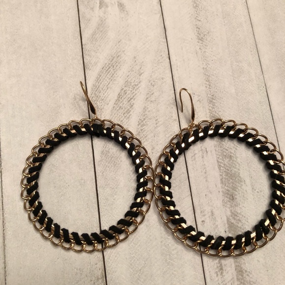 😃Gold Tone & Leather Bracelet & Earring Set - Picture 4 of 5